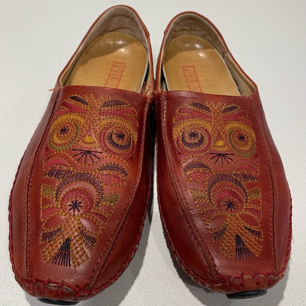 Pikolinos Red slides